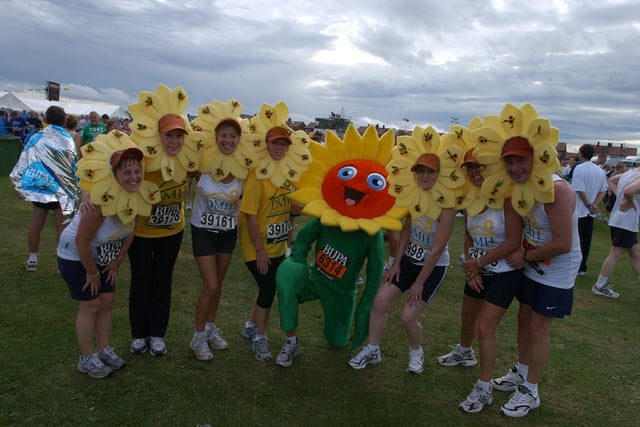 Look at these colourful runners from 2004. Recognise them?