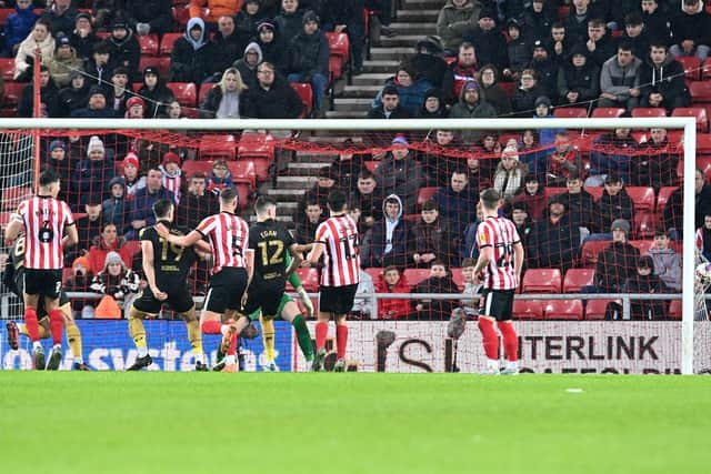 Sheffield United score a hugely controversial winner against Sunderland