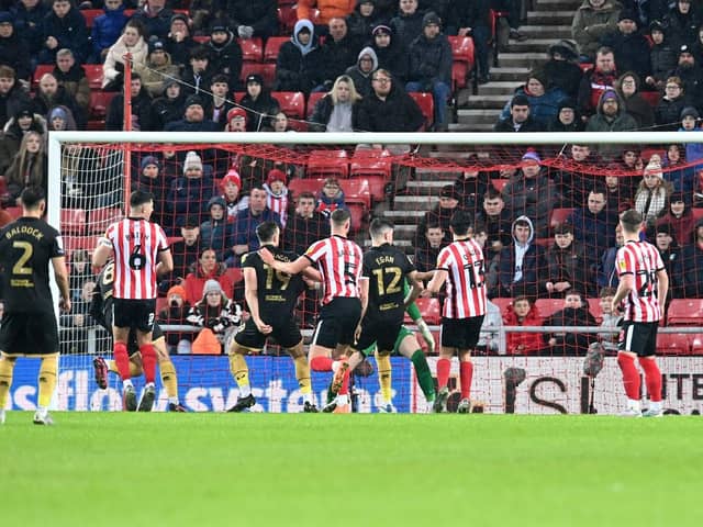 Sheffield United score a hugely controversial winner against Sunderland