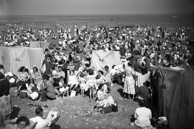 What a packed beach in 1956. Photo: Bill Hawkins.