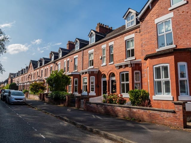 Average house price in 2000: £73,910. Average house price in 2020: £179,537. Percentage value change: 143