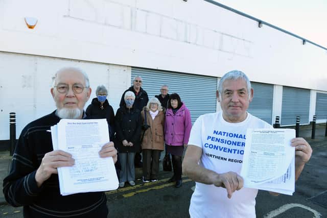More than 1,500 people have signed a petition to keep the former Sainsbury's site in Fulwell as a retail outlet.
