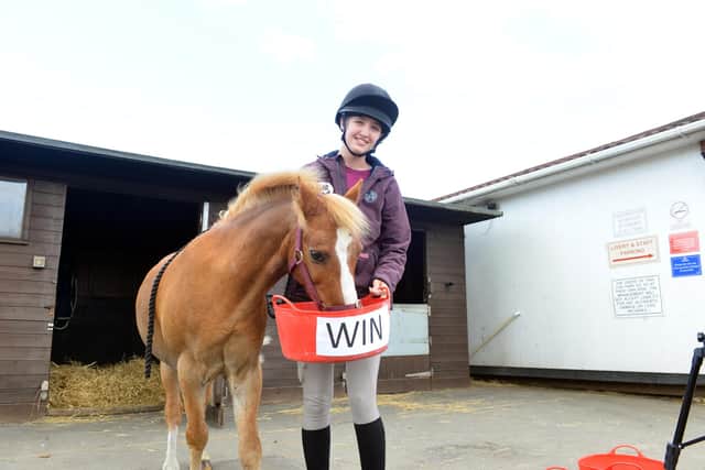 Yellow the psychic pony, with rider Georgia Shaw, has backed England to beat Czech Republic.