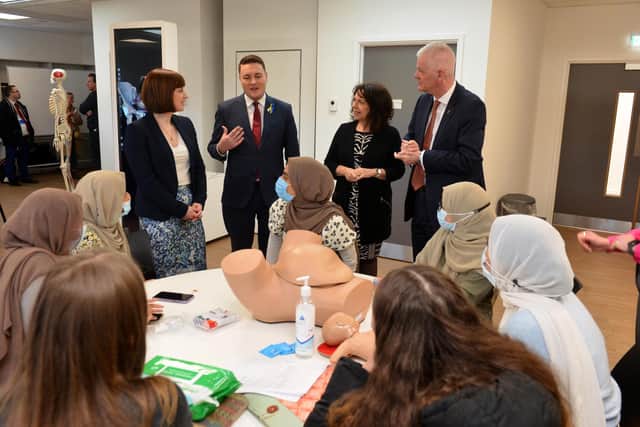 Labour's Shadow Health and Social Care Secretary Wes Streeting MP talking with students at the University of Sunderland's School of Medicine.