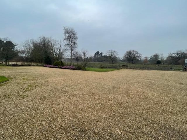 There is a communal garden at the back of the property, plus direct access to Riddings Park and some charming countryside walks.