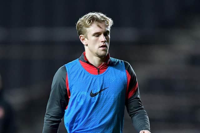 Lee Johnson reveals Sunderland's plans for Oliver Younger as defender agrees new contract