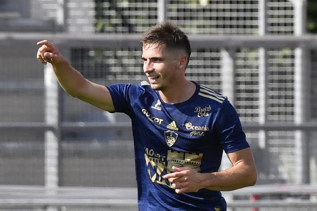 Leeds are genuinely interested in Brest left-back Romain Perraud and will consider a formal offer once the season ends. The French club were unwilling to entertain bids for the 23-year-old following his two-year contract extension. (The Athletic)