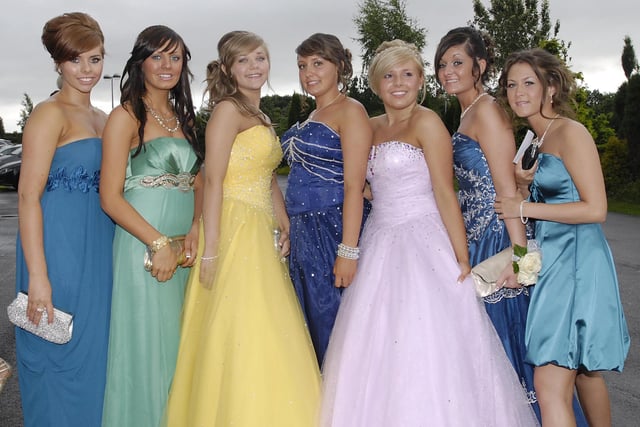 So stylish for their 2009 prom. How many faces do you recognise?