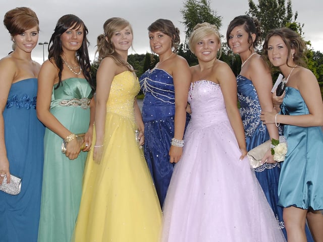 So stylish for their 2009 prom. How many faces do you recognise?