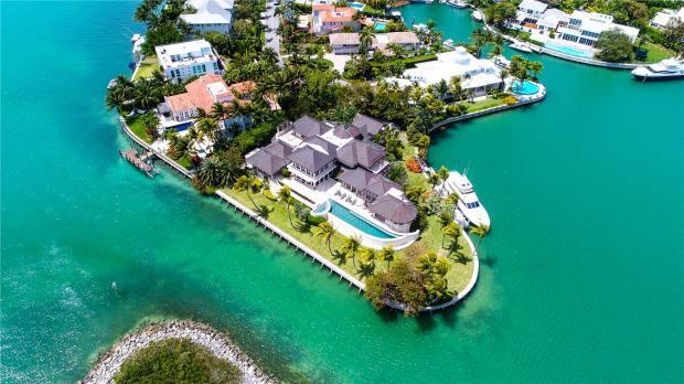 There is a seawall around the property and a dock available for a 100-foot yacht.