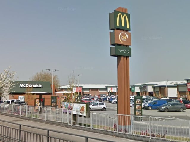 This McDonald's restaurant has a 3.9 star rating on Google based on 885 reviews.