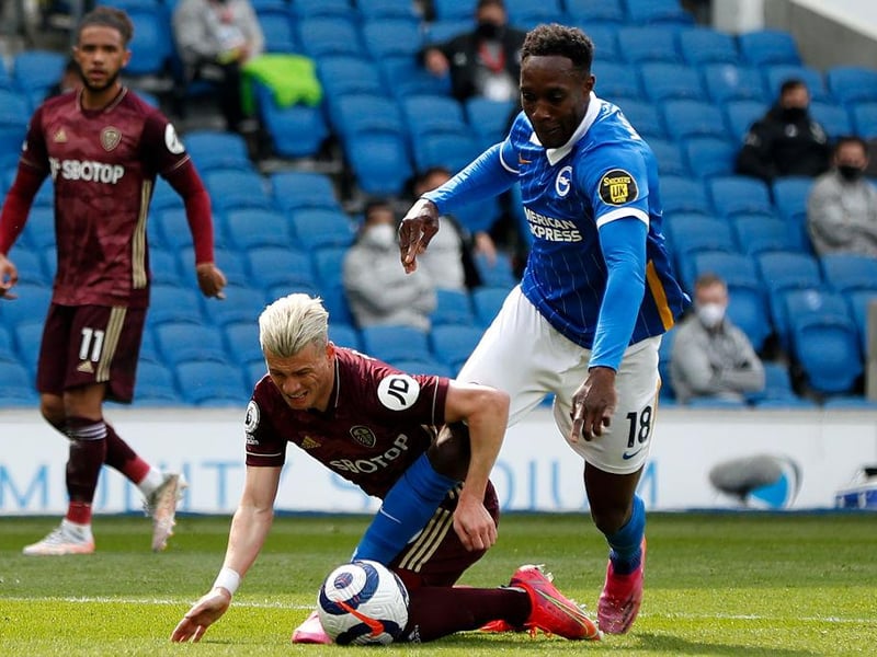Leeds United chiefs have heard nothing from Ezgjan Alioski on his future plans but are not expecting him to be at the club next season. (Football Insider)
(Photo by John Sibley - Pool/Getty Images)