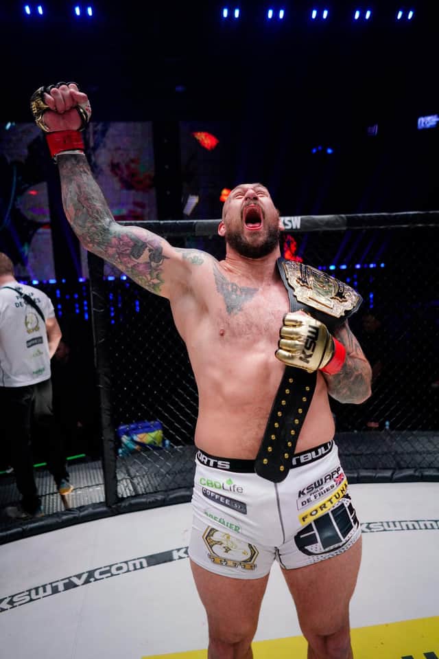 Sunderland's champion fighter lifts the belt once again