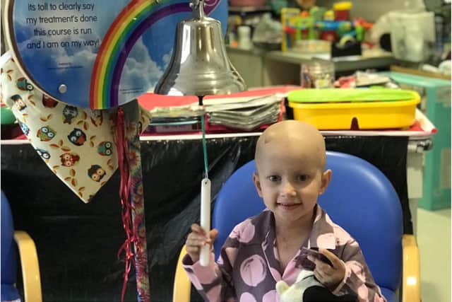 Lana rang the bell to mark the end of her cancer treatment on August 14.