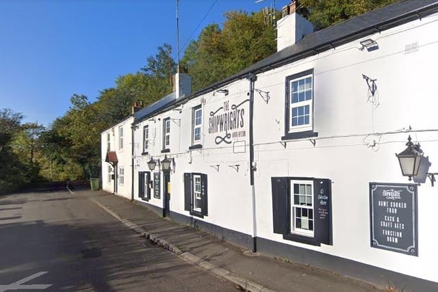 Sat on the banks of the Wear, the Shipwrights on Ferryboat Lane has a 4.6 rating from 727 reviews with the location getting plenty of praise.