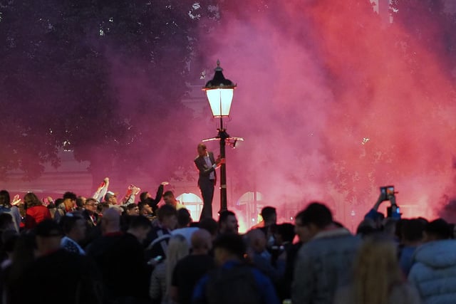 Sunderland fans enjoyed themselves in London over the Wembley weekend, pictures via Frank Reid. Sunderland beat Wycombe Wanderers to reach the Championship.