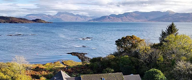 This fabulous Isle of Skye detached house comes highly rated, with a spacious and stylish sitting room included.
