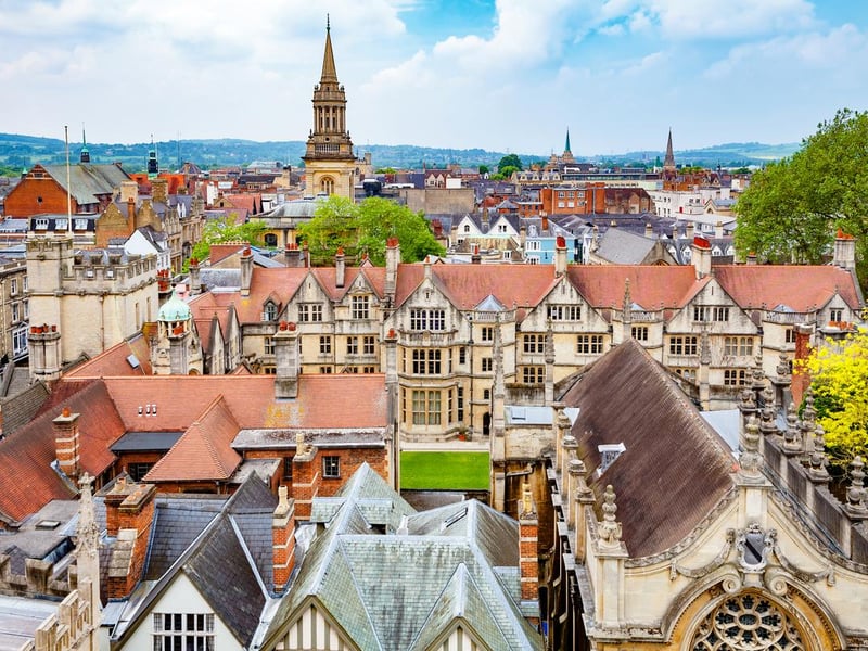 Average rent: £1,442.80. Average salary: £24,615.84. Utilities: £121.59. Groceries: £37.00. Left over funds after bills: £449.93