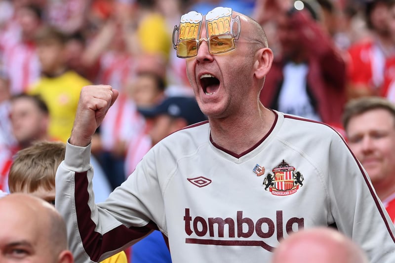 Sunderland fans in action in 2022 at Wembley Stadium against Wycombe Wanderers in the play-off final.