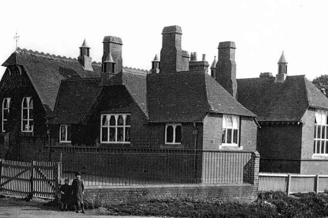 Bedhampton Council School on the corner of Kingscroft Lane. Undated