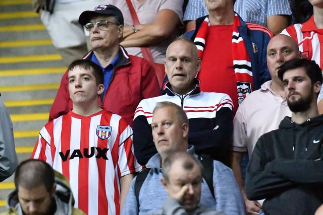 Safc Reading Sunderland fan picture gallery as SAFC and Reading fans pay tribute to ...