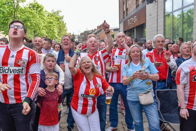 Fans celebrate after Sunderland's early opener.
