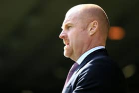 Sean Dyche, Manager of Burnley looks on prior to the Premier League match between Norwich City and Burnley at Carrow Road on April 10, 2022 in Norwich, England. (Photo by Stephen Pond/Getty Images)