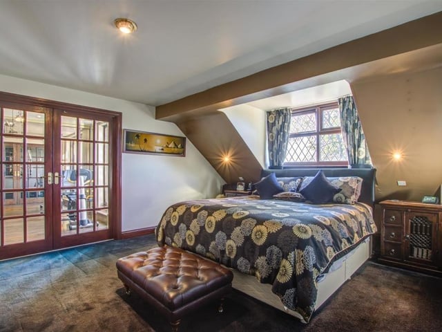 The bedroom has an en-suite.