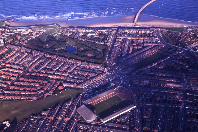A sunny 1970s day over Roker Park and it looks like a big crowd has turned out for the match.