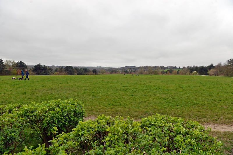 The median price in Loundsley Green & Holme Hall, home of Holmebrook Valley Country Park, was £190,000.