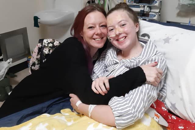Kayleigh Llewellyn with mum Sonia in hospital.