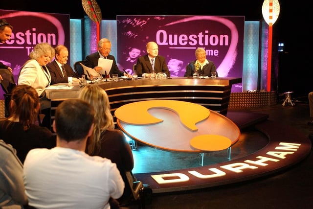 David Dimbleby presented the BBC Question Time from Durham in 2005 with Jean Lambert from the Green Party, Labour MP Robin Cook, Conservative MP William Hague and Lib Dem peer, Baroness Williams on the panel.