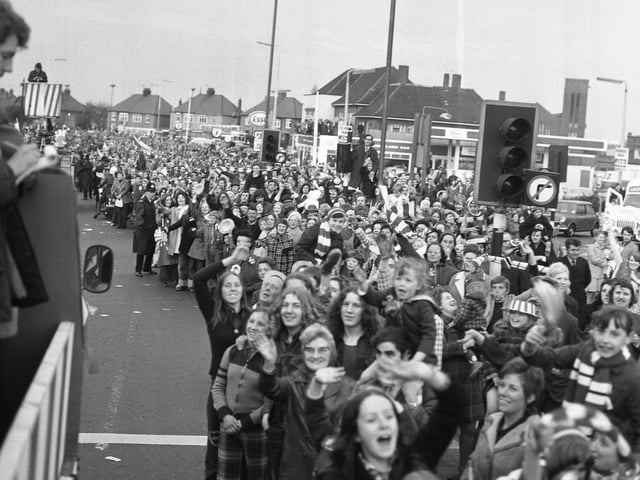 The crowds on the Barnes Roundabout. Look at the joy on the faces of these fans.