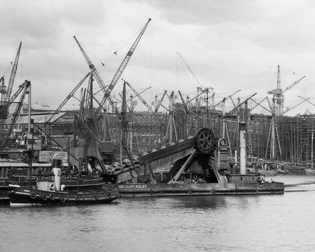 Viscount Ridley removing Folly End along with other dredging craft in 1950.