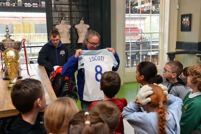 The children come face-to-face with one of I'm a Celebrity winner Jill Scott's match-worn shirts