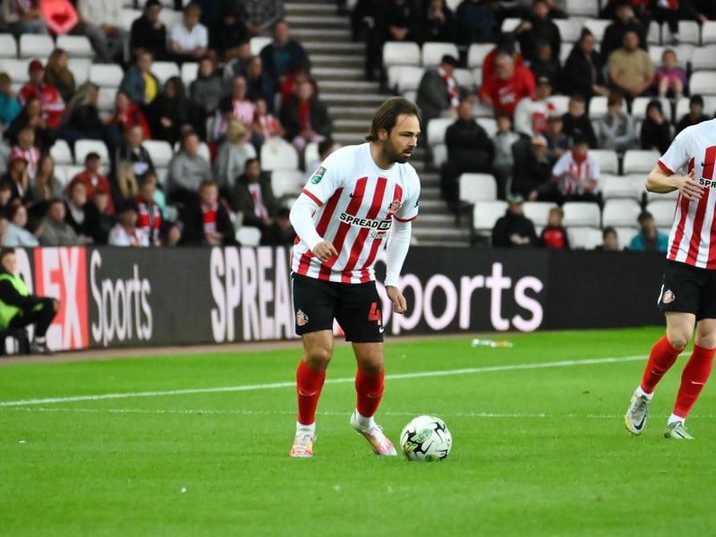 Is definitely getting up to speed. Some great touches, almost releasing Jobe with a lovely chipped pass and then Clarke with another clever, first-time lay-off. Feel he needs a striker to bounce off to show his best. 6