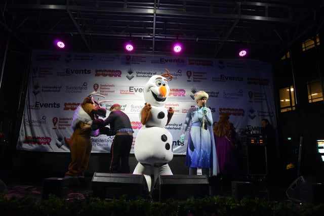 Frozen characters were getting everyone in the singing mood.