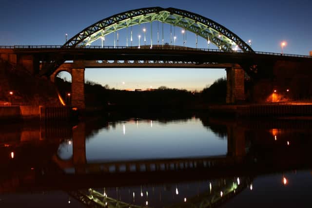 A network of light bars is to be installed on Wearmouth Bridge.