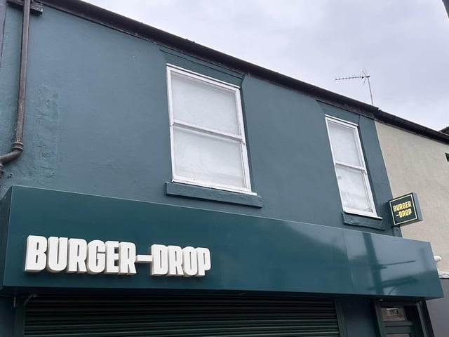 Open until 11pm, this burger restaurant offers a range of tasty burgers starting at prices as low as £10.