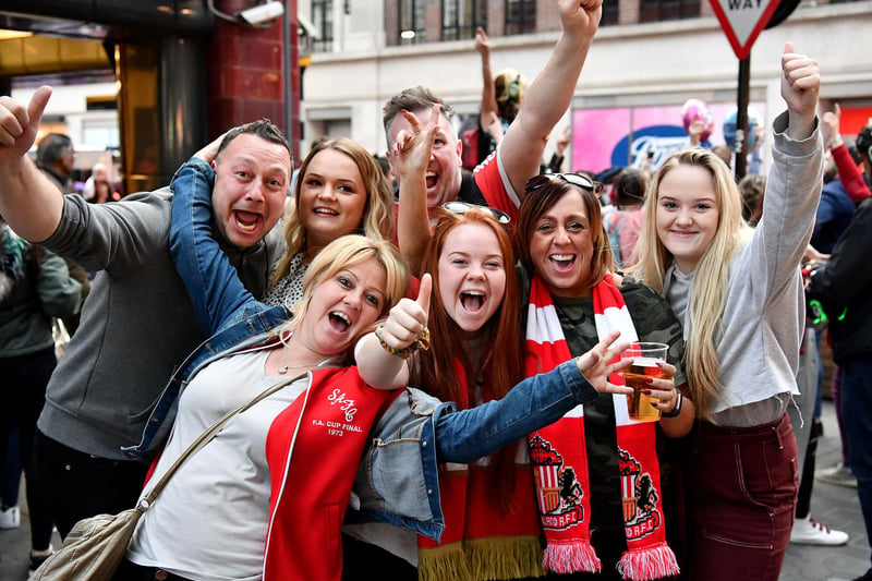 And it quickly became apparent that Sunderland fans would be taking over the capital for the weekend!
