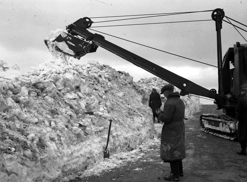 Snow drifts on the outskirts of Sunderland in 1947.