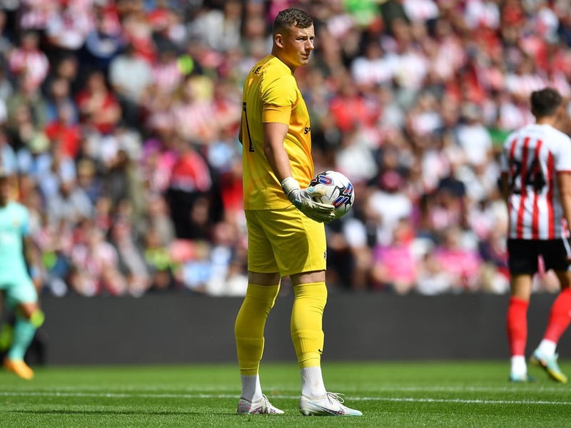 Did fairly well when played into trouble on a few occasions by his team mates. Again two goals that he probably couldn’t have done much about, particularly the first which was a wicked deflection. 6
