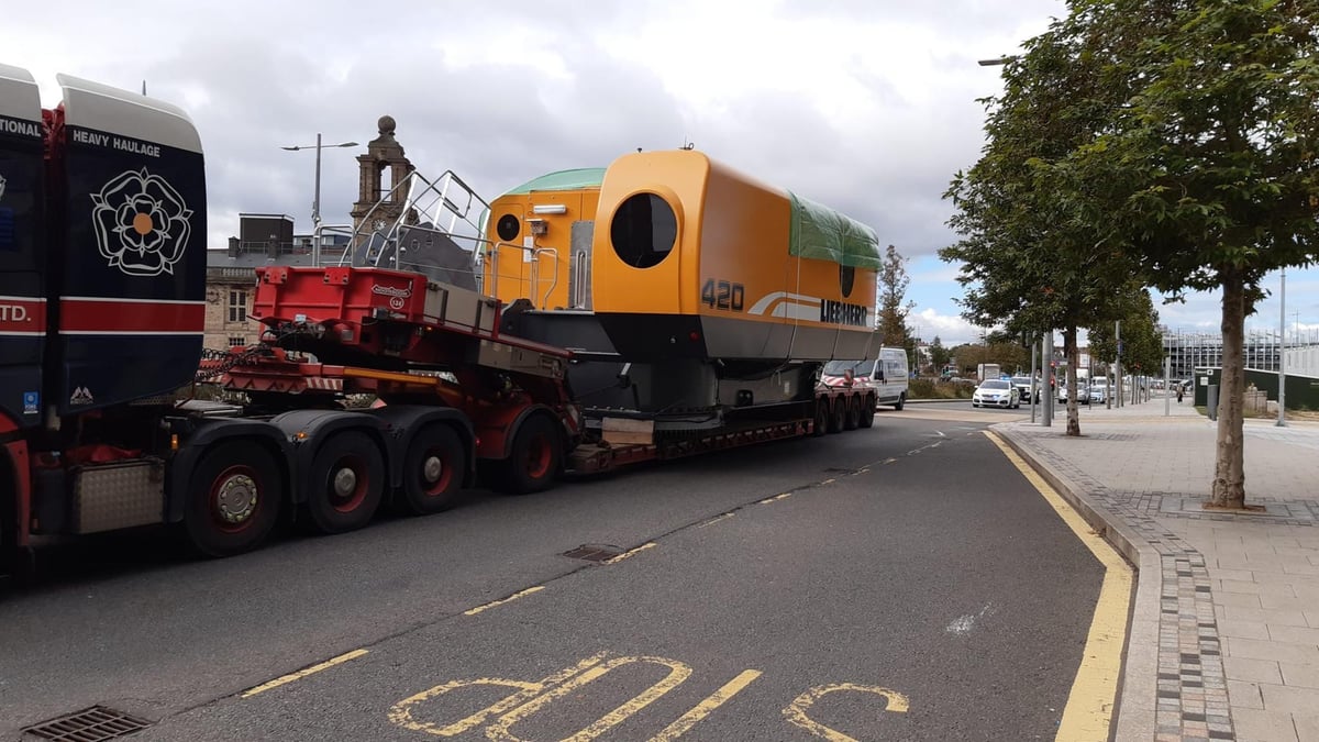 Watch as lorries carrying massive crane parts make their way through Sunderland city centre
