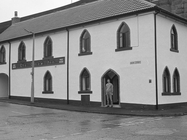 Over on Southwick, this was the view of The Times Inn in November 1986.