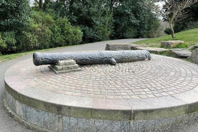 This 3.3 metre cannon sits beside a bowling green in Barnes Park, just off Ettrick Grove. Dredged from the River Wear in 1909, it is presumed to be from the 1640s and a relic of the English Civil War. It may have been lost by Royalists led by the Marquess of Newcastle during the 1644 Battle of Boldon Hill, under fire from Sunderland’s Parliamentarians. This particular derby ended in a draw.