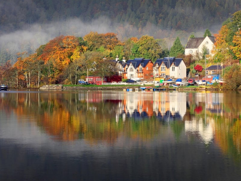 Another picture-perfect village on Loch Tay, Kenmore dates back to the 16th century and sits where the loch drains into the River Tay.