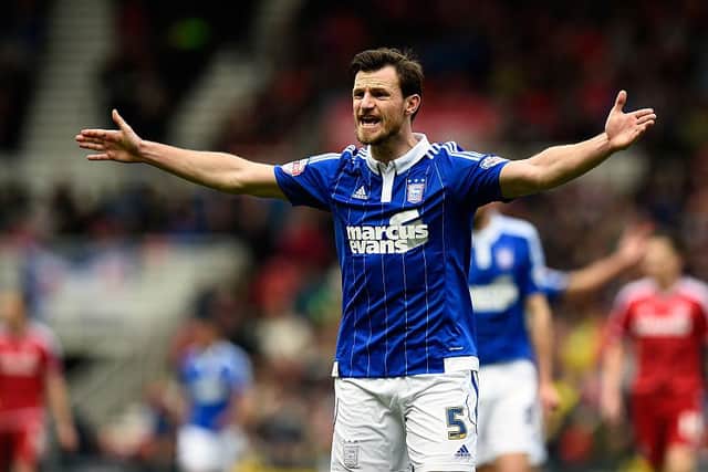 Former Ipswich Town defender Tommy Smith has signed for Sunderland