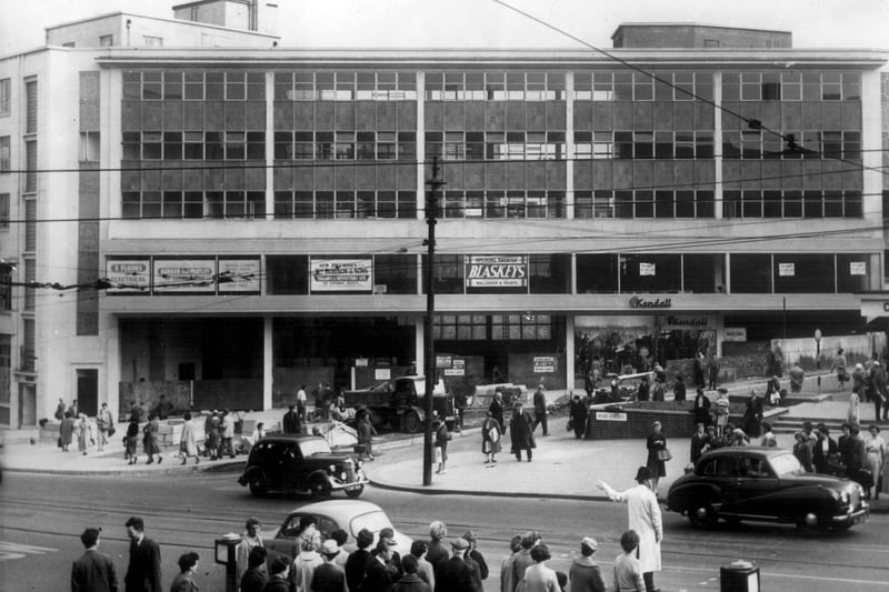 High Street looking towards newly constructed premises on Change Alley, 1959