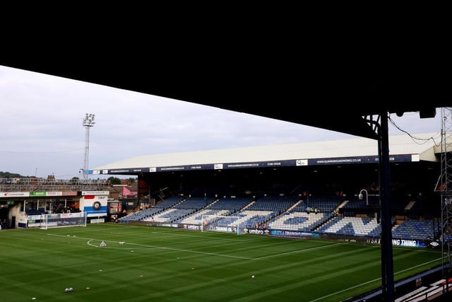 The average attendance at Kenilworth Road this season stands at: 9,698