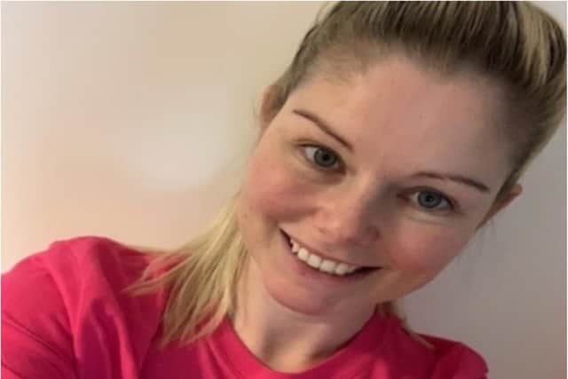 Amanda has set out to do 100 Star Jumps a Day in November to raise money for the Brain Tumour Research.